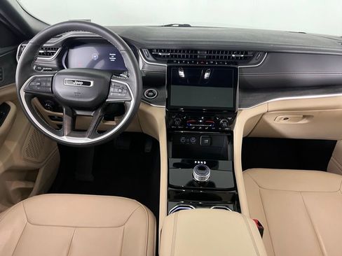 Used 2023 Jeep Grand Cherokee L Limited image 13