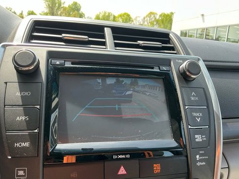 Used 2017 Toyota Camry XLE w/ Moonroof Package image 23