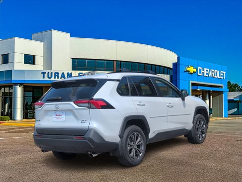 Used 2025 Toyota RAV4 XLE Premium AWD/4WD image 7