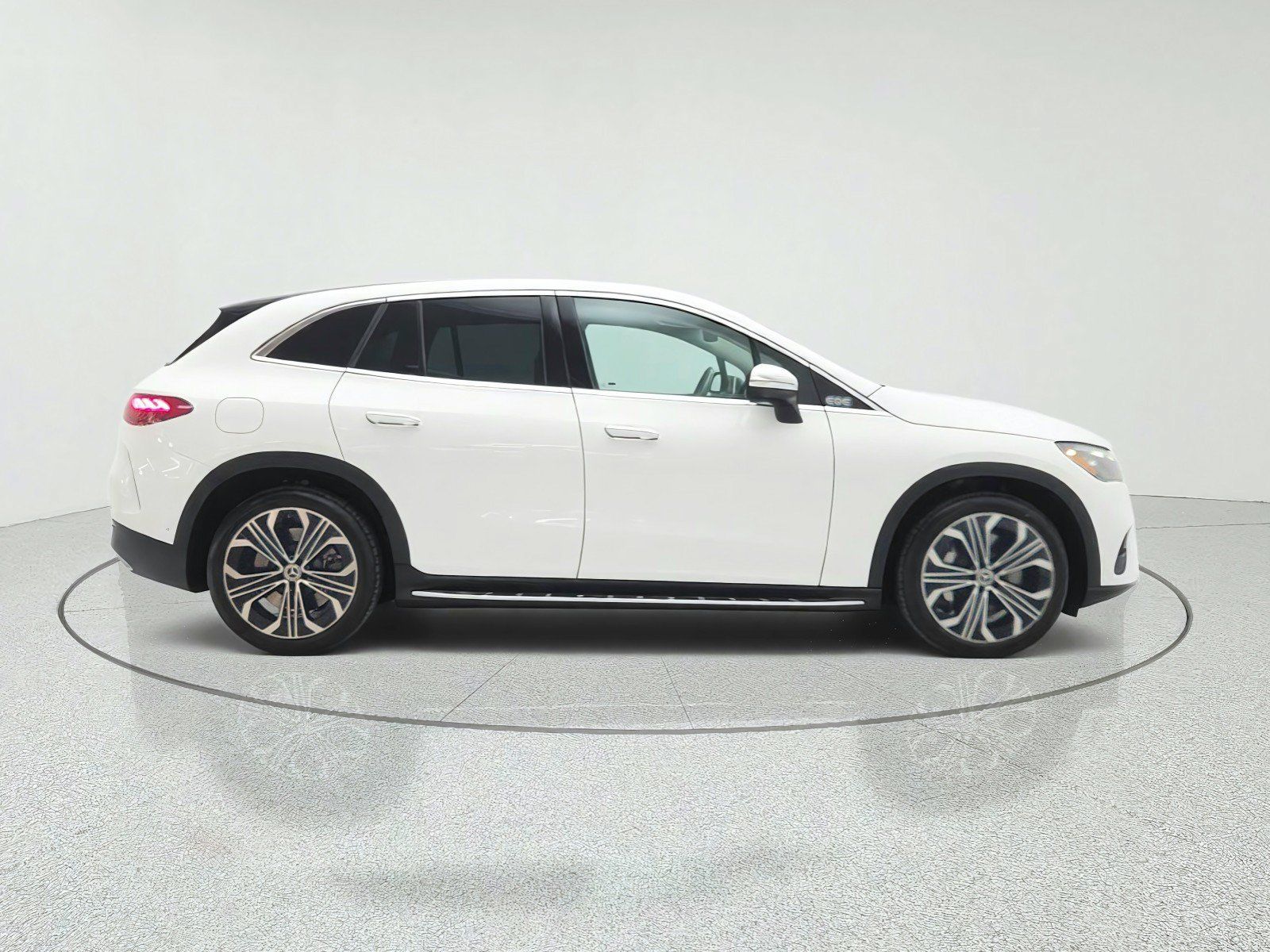 Used 2023 Mercedes-Benz EQE 350+ 4MATIC SUV image 4