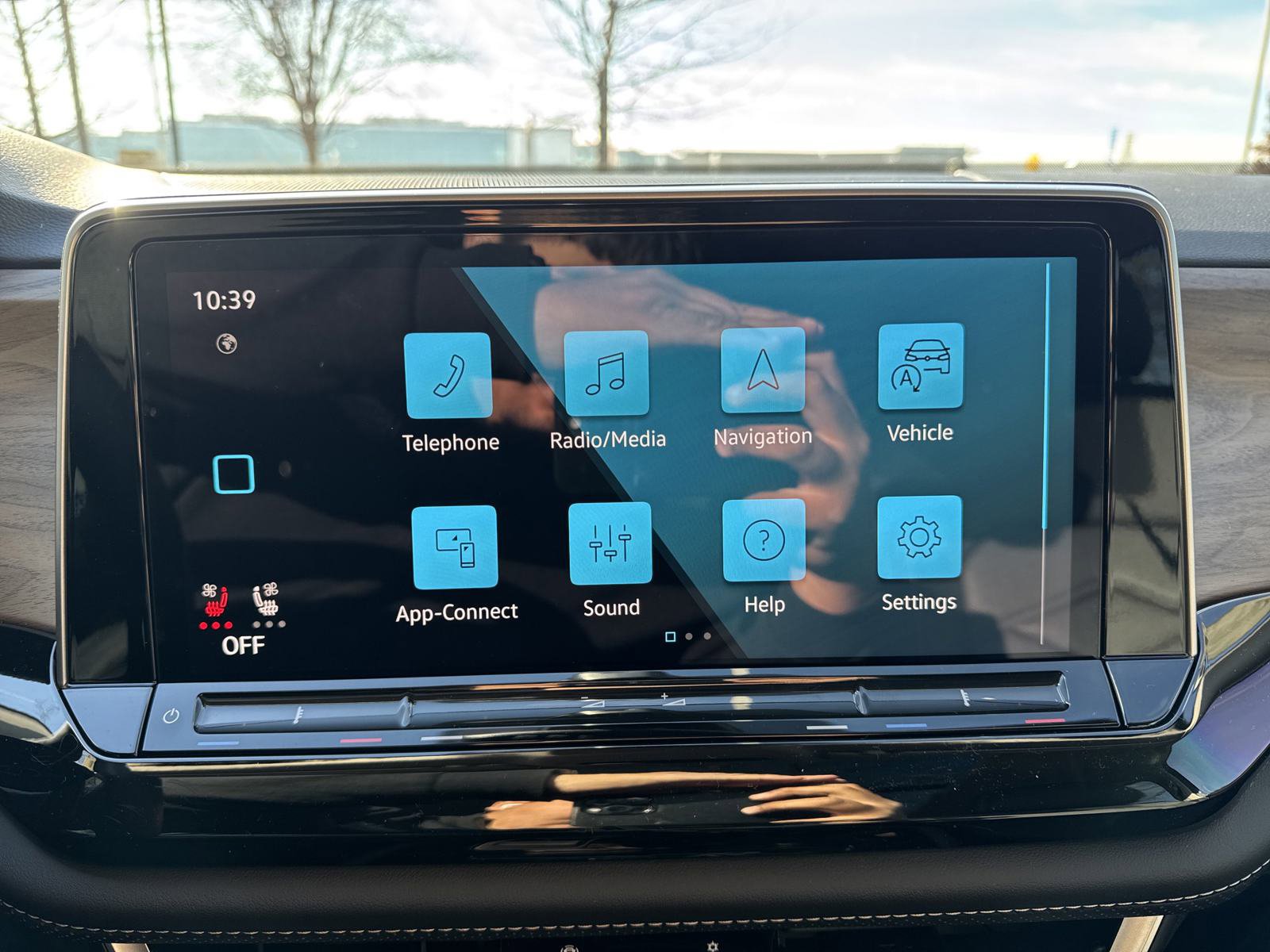 Certified 2026 Volkswagen Atlas SE FWD image 42