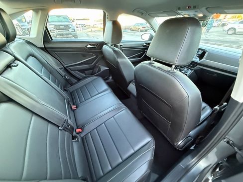 Used 2024 Volkswagen Jetta SE image 8