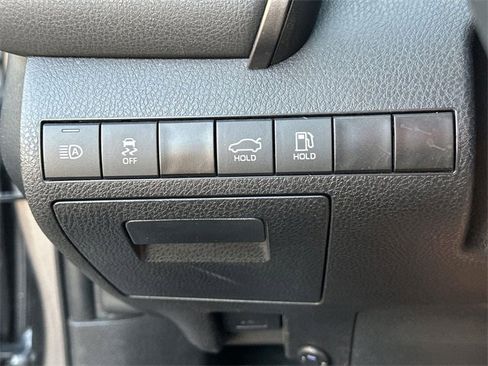 Used 2022 Toyota Camry SE image 16