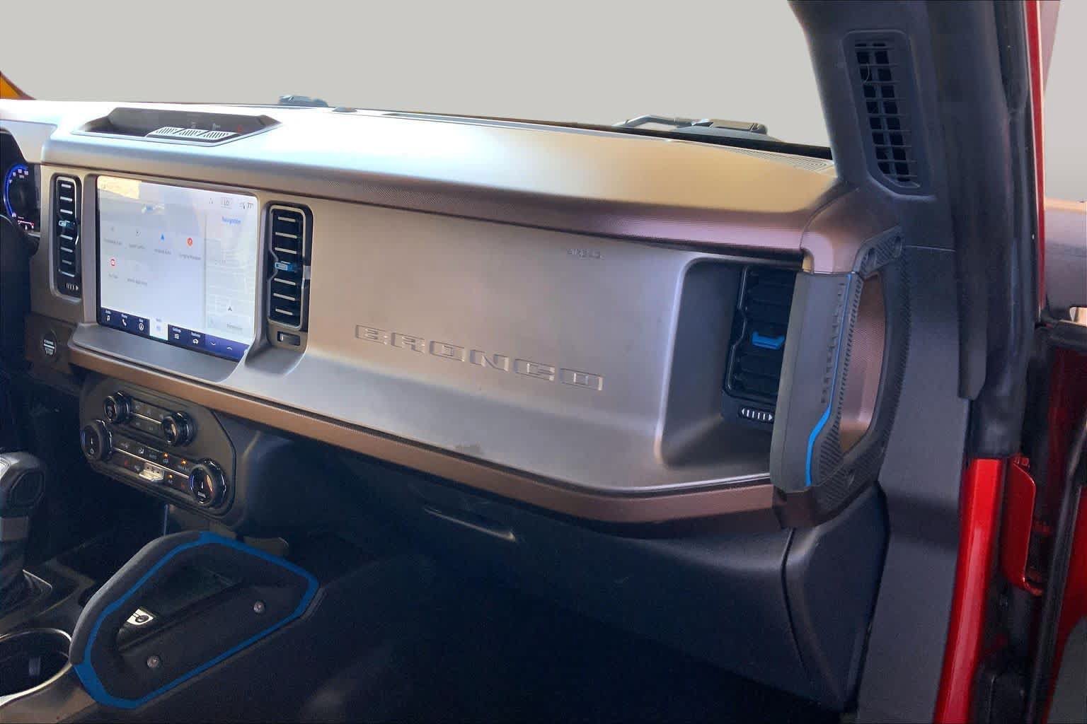 Used 2022 Ford Bronco Outer Banks AWD/4WD image 17