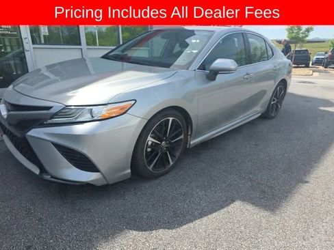 Used 2020 Toyota Camry XSE FWD image 1