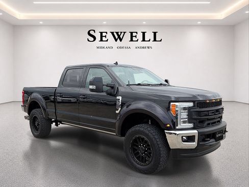 Used 2019 Ford F250 Lariat w/ Lariat Ultimate Package AWD/4WD image 6