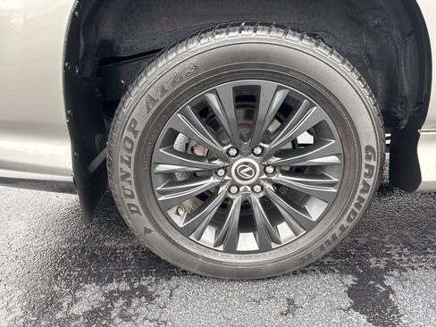 Used 2023 Lexus GX 460 Premium image 11