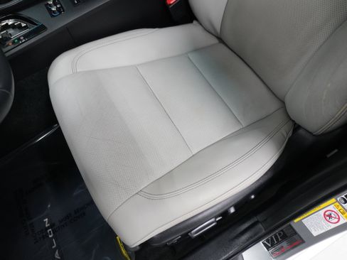 Used 2016 Toyota Avalon Limited image 11