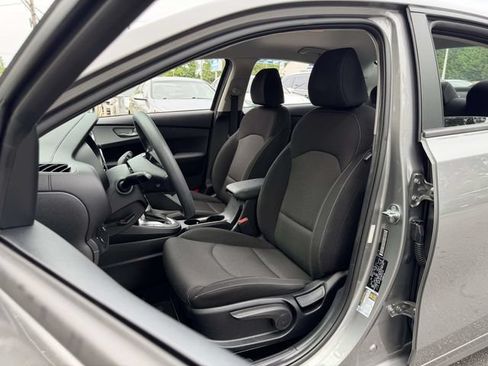 Used 2022 Kia Forte LXS FWD image 17
