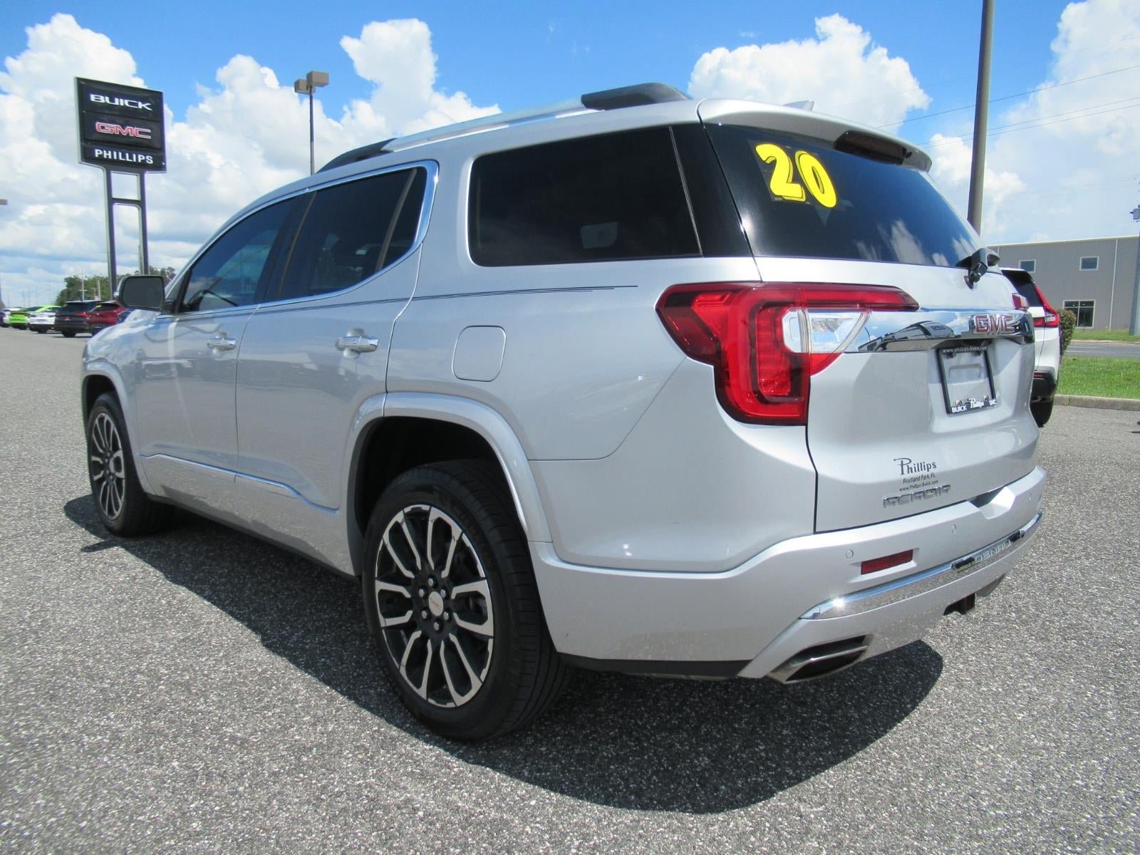 Used 2020 GMC Acadia Denali w/ Technology Package FWD image 5
