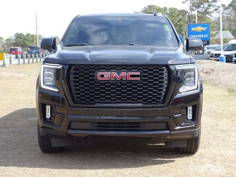 Used 2021 GMC Yukon XL SLT w/ SLT Premium Package image 2
