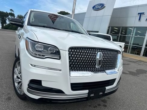 Used 2024 Lincoln Navigator Reserve AWD/4WD image 5