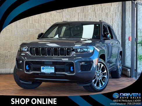 Used 2022 Jeep Grand Cherokee Overland w/ Advanced Protech Group III AWD/4WD image 1