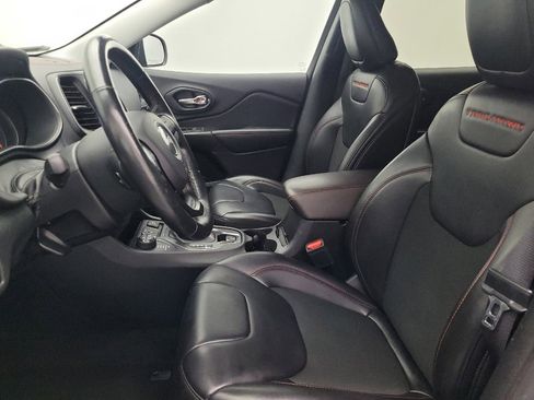 Used 2019 Jeep Cherokee Trailhawk w/ Cold Weather Group image 17