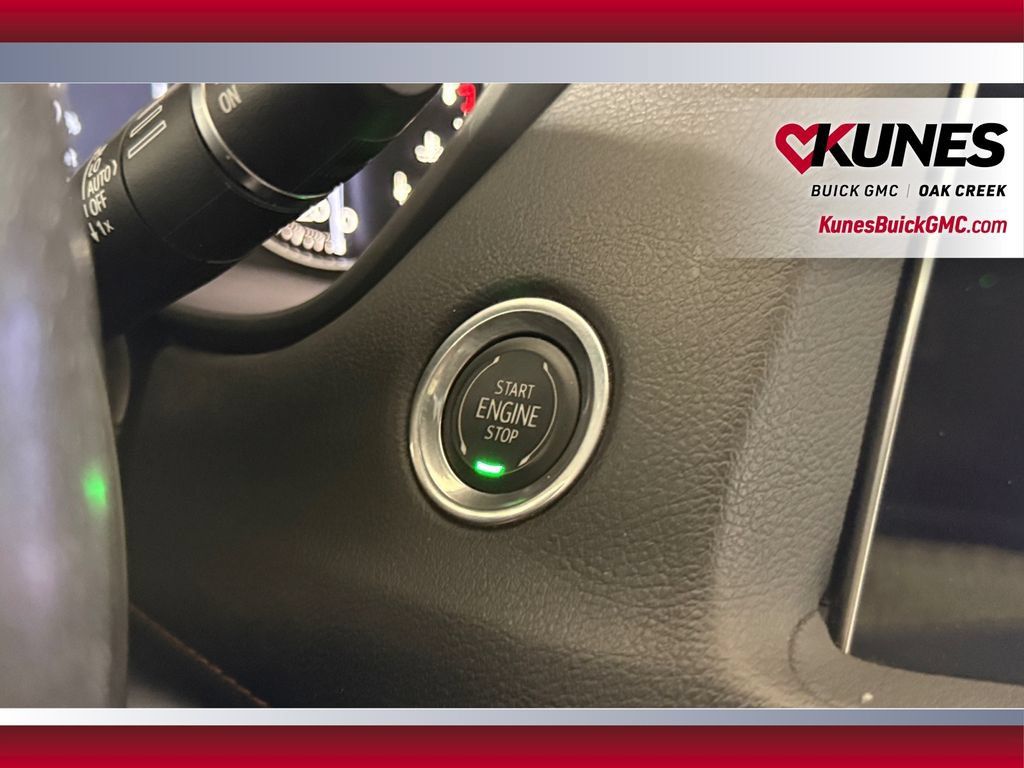 Used 2022 Cadillac XT4 Sport w/ Sun And Sound Package AWD/4WD image 31