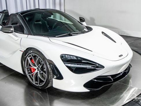 Used 2022 McLaren 720S Spider image 3