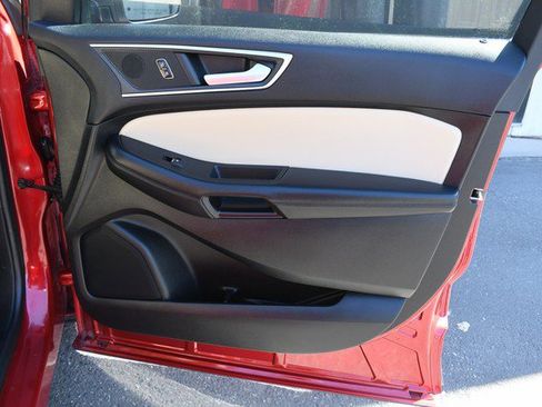 Used 2024 Ford Edge SEL w/ Convenience Package image 23