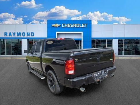Used 2017 RAM 1500 Express w/ Black Ram 1500 Express Group AWD/4WD image 5