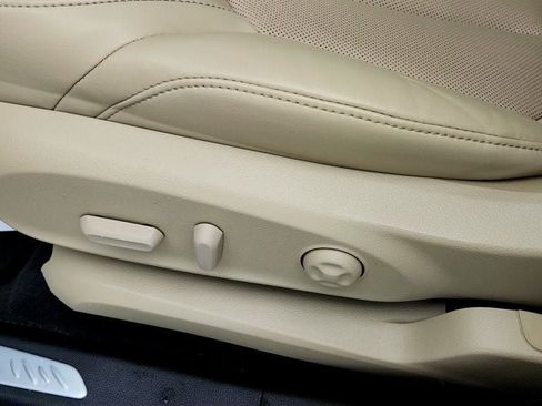 Used 2020 Buick Envision Essence w/ Experience Buick Package FWD image 12