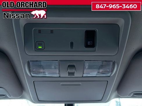 Used 2019 Nissan Titan SL w/ Chrome Package image 16