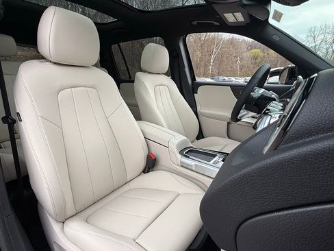 New 2026 Mercedes-Benz GLB 250 4MATIC image 21