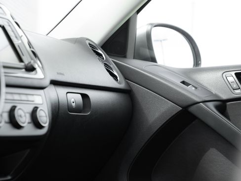 Used 2016 Volkswagen Tiguan SEL image 15