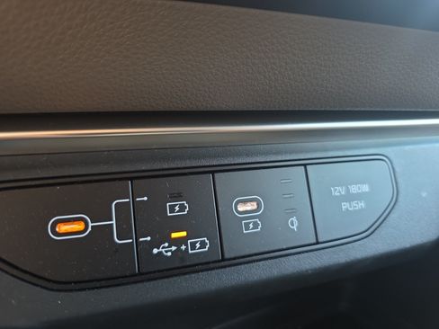 Used 2026 Kia Carnival EX FWD image 14