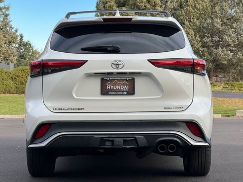 Used 2021 Toyota Highlander XSE image 5