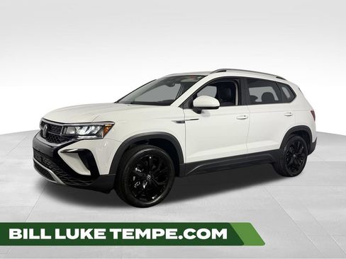 Used 2023 Volkswagen Taos SE w/ Panoramic Sunroof Package AWD/4WD image 1