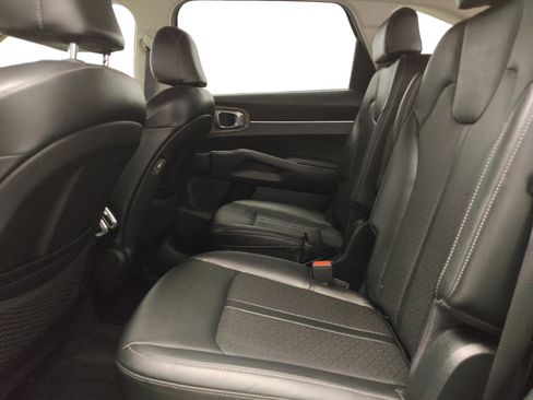 Used 2021 Kia Sorento EX w/ Panoramic Sunroof Package FWD image 18