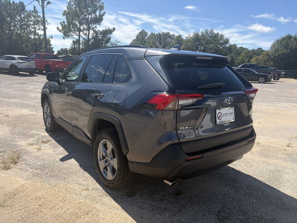 Used 2025 Toyota RAV4 XLE FWD image 4