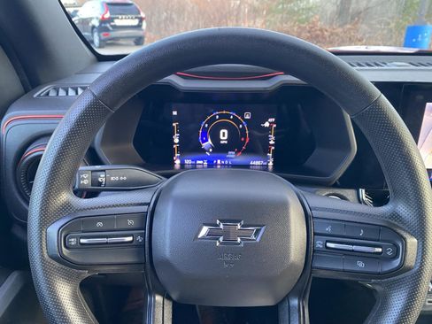 Used 2023 Chevrolet Colorado Trail Boss w/ Technology Package image 25