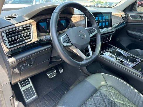 Used 2024 Volkswagen Atlas SEL Premium R-Line image 26