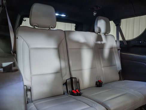 Used 2023 GMC Yukon XL SLT w/ SLT Premium Package image 40