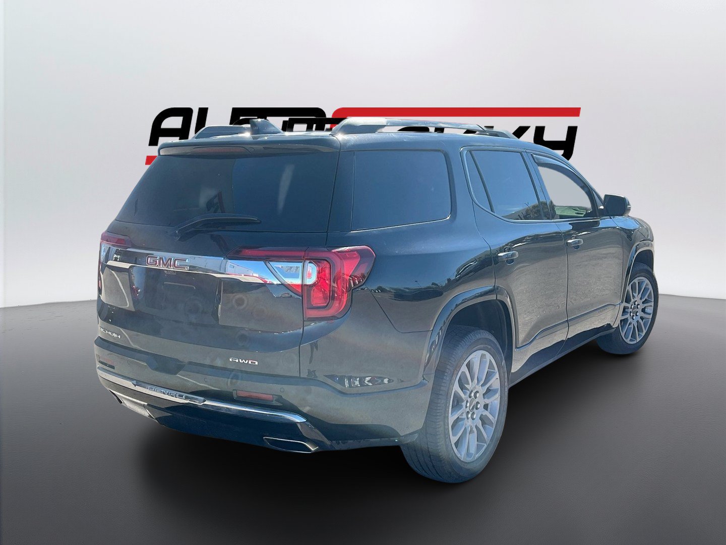 Used 2023 GMC Acadia Denali w/ Black Diamond Edition AWD/4WD image 7