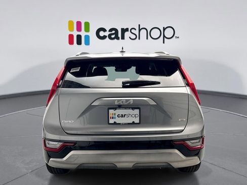 Used 2023 Kia Niro SX Touring FWD image 4