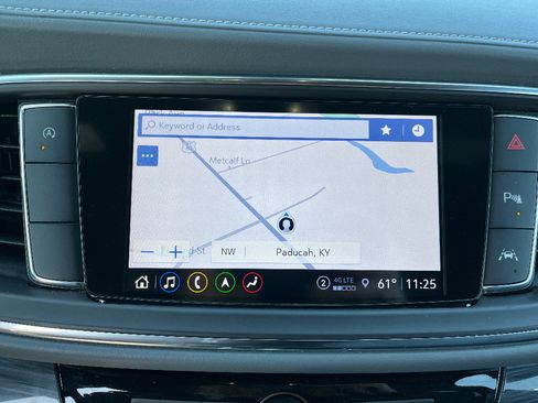 Used 2024 Buick Enclave Premium image 32