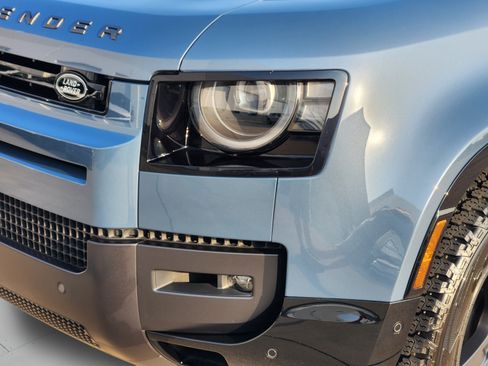 Certified 2026 Land Rover Defender 110 X-Dynamic SE AWD/4WD image 31
