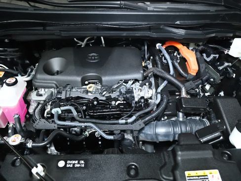 Certified 2025 Toyota Sienna LE AWD/4WD image 33