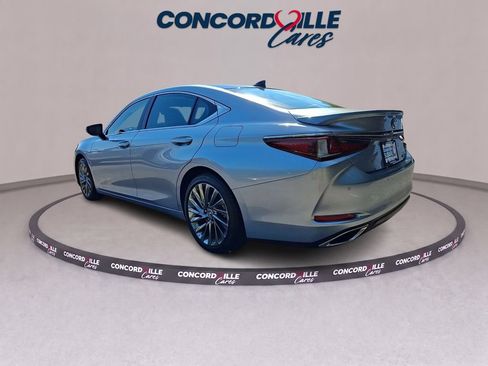 Used 2025 Lexus ES 350 Ultra Luxury w/ Accessory Package (Z2) FWD image 4