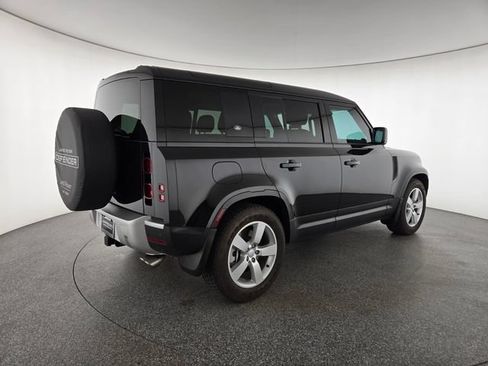 Certified 2024 Land Rover Defender 110 SE AWD/4WD image 26
