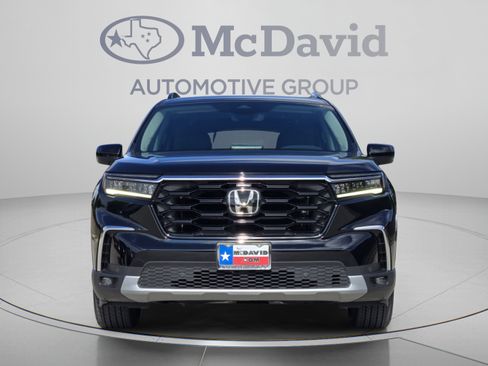 Certified 2025 Honda Pilot Touring image 8