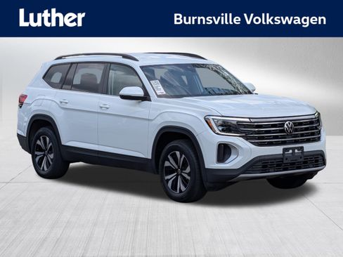 Used 2024 Volkswagen Atlas SE AWD/4WD image 1