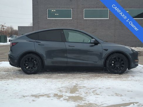 Used 2021 Tesla Model Y Long Range image 8