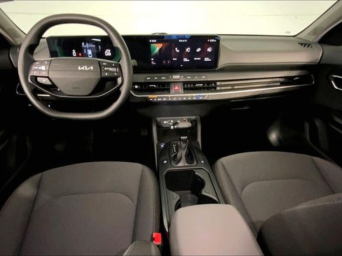 Certified 2025 Kia K4 FWD image 15