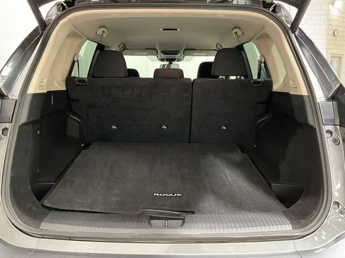 Used 2025 Nissan Rogue SV AWD/4WD image 25