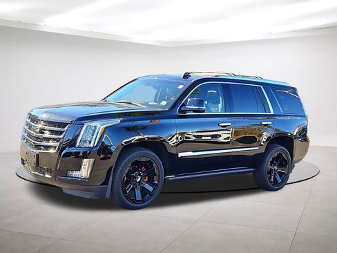 Used 2020 Cadillac Escalade Premium Luxury image 3