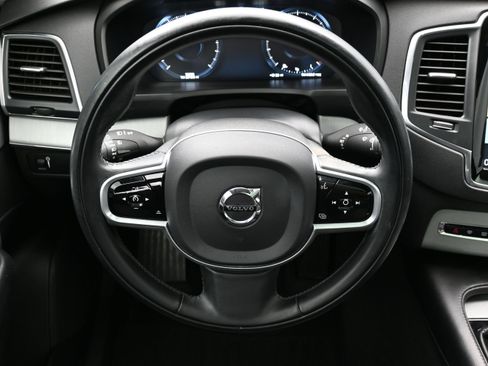 Used 2021 Volvo XC90 T5 Momentum w/ Protection Package Premier FWD image 15