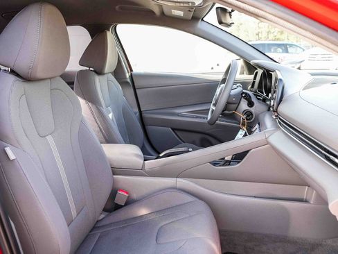 Used 2023 Hyundai Elantra SE FWD image 20