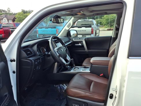 Used 2023 Toyota 4Runner Limited AWD/4WD image 21